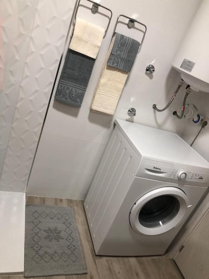Apartamento Totalmente Reformado Con Piscina Y Jardines Al Lado De La Playa De La Carihuela Torremolinos Eksteriør billede