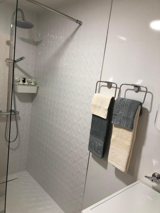 Apartamento Totalmente Reformado Con Piscina Y Jardines Al Lado De La Playa De La Carihuela Torremolinos Eksteriør billede