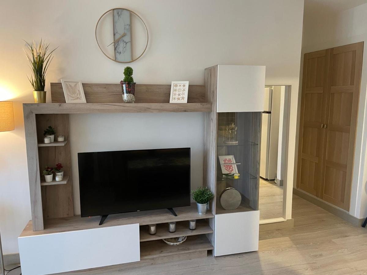 Apartamento Totalmente Reformado Con Piscina Y Jardines Al Lado De La Playa De La Carihuela Torremolinos Eksteriør billede