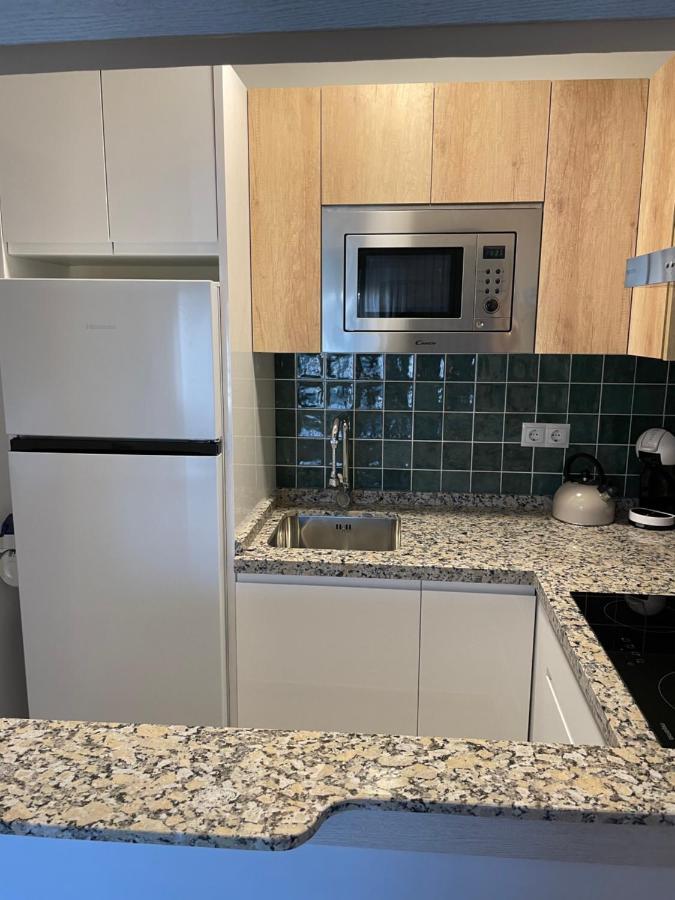Apartamento Totalmente Reformado Con Piscina Y Jardines Al Lado De La Playa De La Carihuela Torremolinos Eksteriør billede