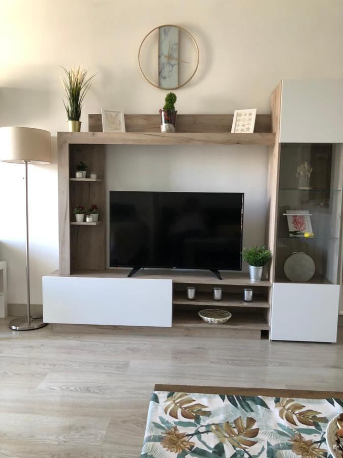 Apartamento Totalmente Reformado Con Piscina Y Jardines Al Lado De La Playa De La Carihuela Torremolinos Eksteriør billede