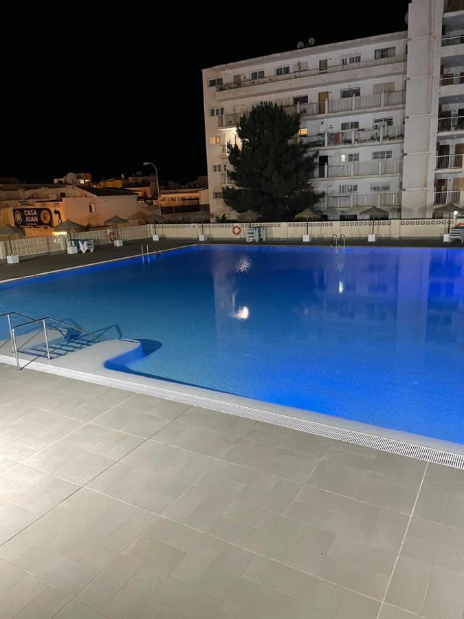 Apartamento Totalmente Reformado Con Piscina Y Jardines Al Lado De La Playa De La Carihuela Torremolinos Eksteriør billede