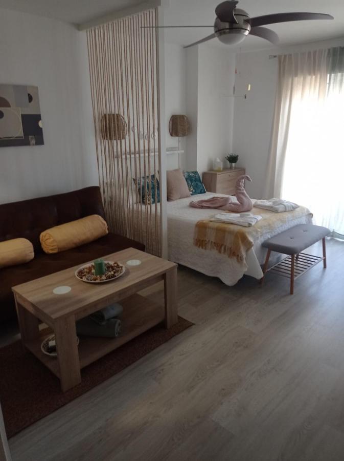 Apartamento Totalmente Reformado Con Piscina Y Jardines Al Lado De La Playa De La Carihuela Torremolinos Eksteriør billede